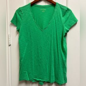 Lilly Pulitzer v-neck tshirt
